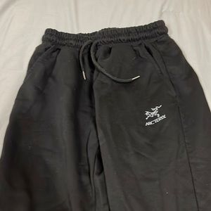 Arc’teryx Joggers Sweatpants Size S